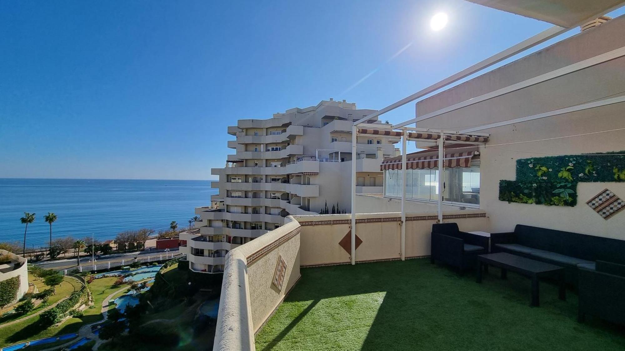 Benalbeach. Espectacular Terraza, Vistas Al Mar. Benalmádena Extérieur photo